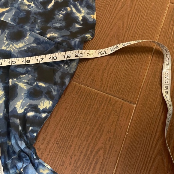 Collective Concepts Blue Floral One Shoulder top Size LG tie waist short sleeve - Picture 10 of 15